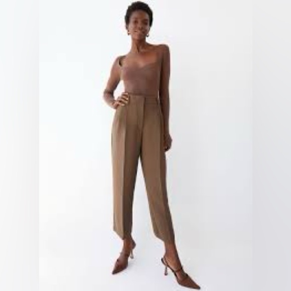 Aritzia Wilfred Effortless Pant Cropped Brown Creppette Size 6